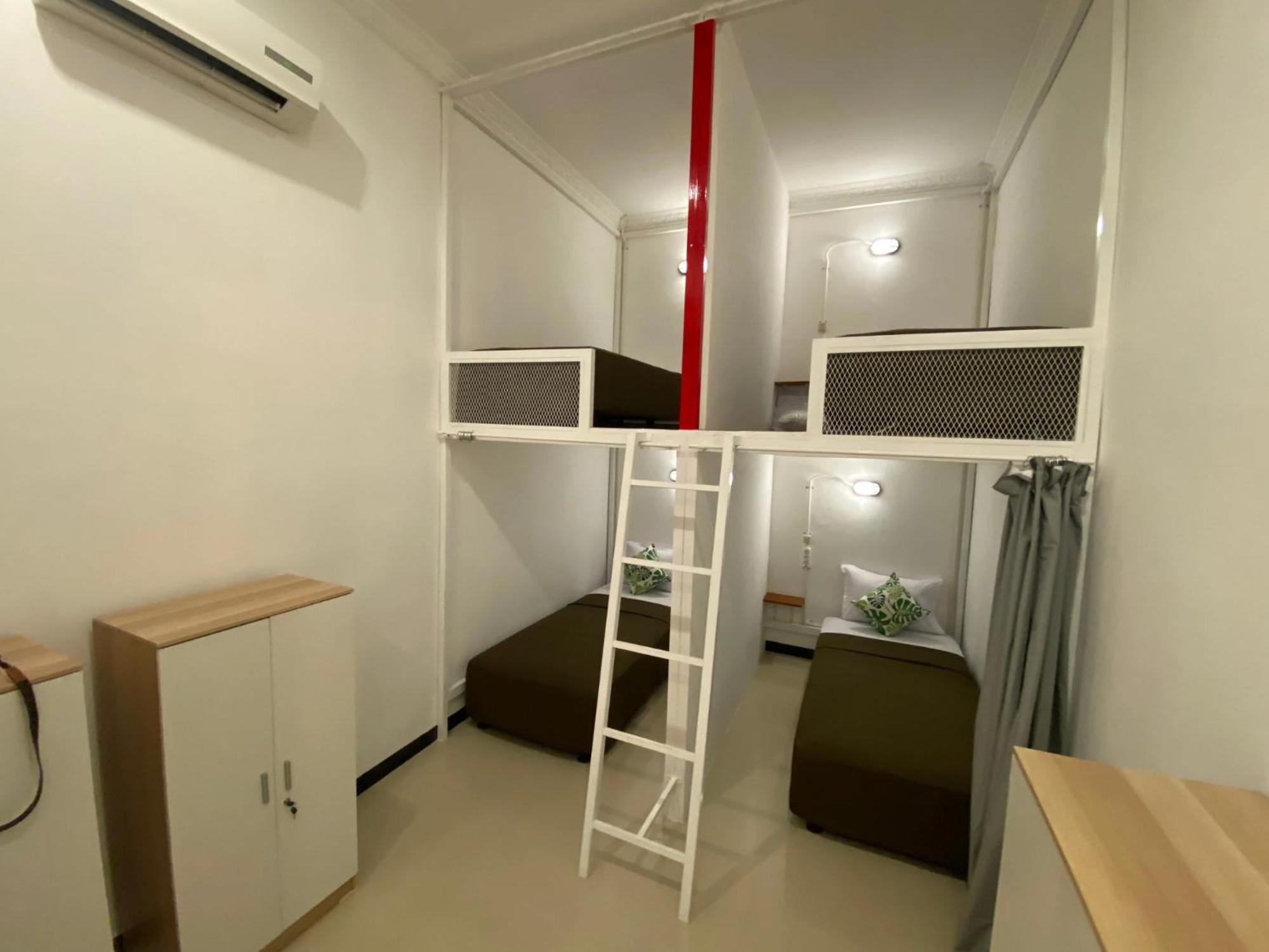 Hostel Revive By Snooze Banyuwangi  Exterior foto