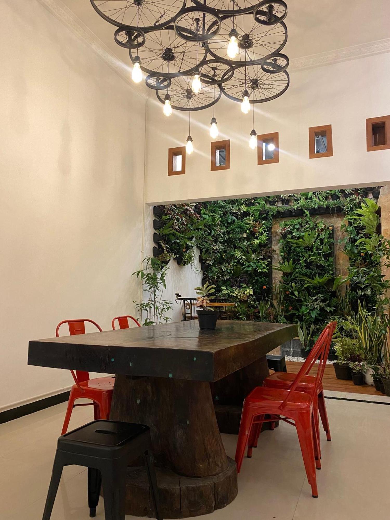 Hostel Revive By Snooze Banyuwangi  Exterior foto